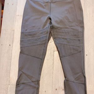 Wunder Under Luxtreme Mesh leggings